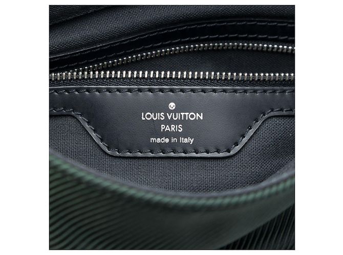 Louis Vuitton Black Taiga Viktor Negro - vista 5