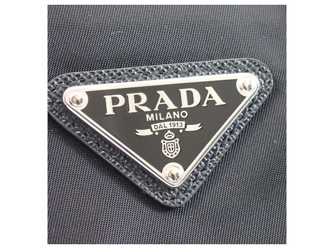 Sac messager Prada en Re-Nylon noir avec garnitures en Saffiano et double boucle - vue 5