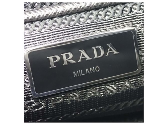 Sac messager Prada en Re-Nylon noir avec garnitures en Saffiano et double boucle - vue 6