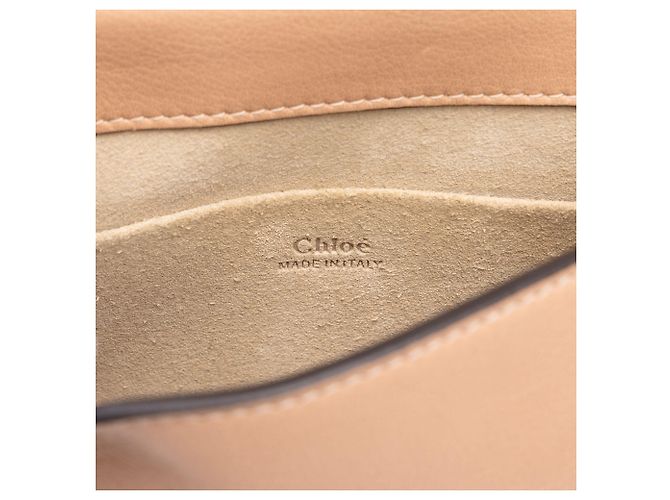 Mala Nile Chloé Pequena em Pele Bege com Alça de Pulso - vista 5