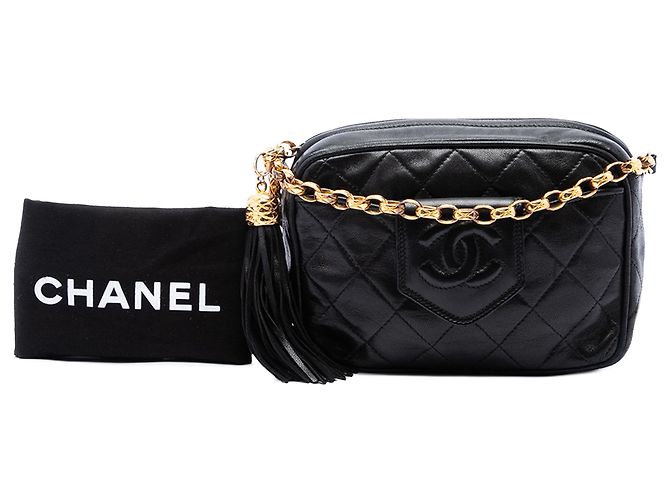 Bolsa Camera Chanel em pele de cordeiro acolchoada preta com tassel CC Preto - vista 7