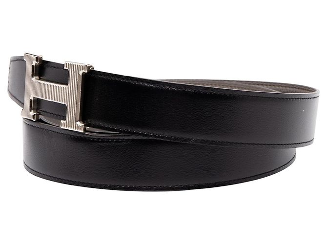 Cintura reversibile Hermès Constance H Guillochee in Swift e Togo nero - vista 2