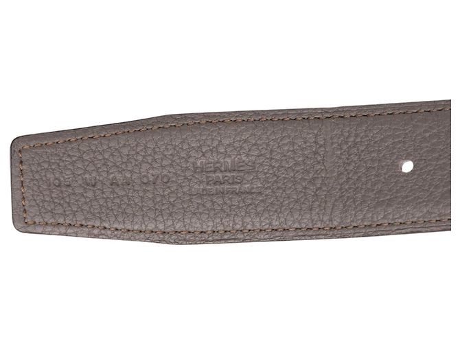 Cintura reversibile Hermès Constance H Guillochee in Swift e Togo nero - vista 4