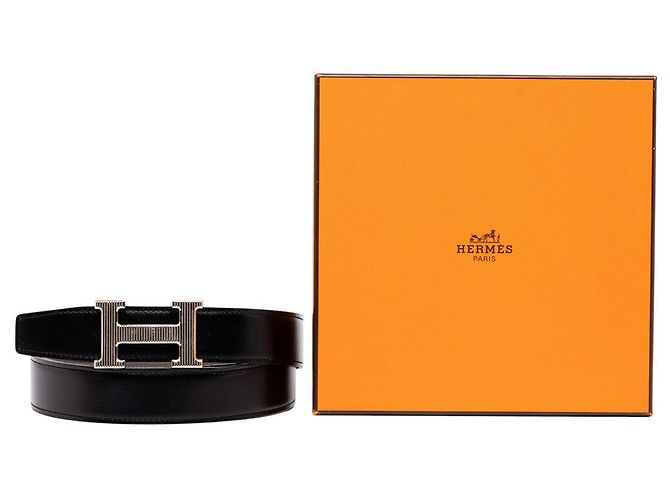 Cintura reversibile Hermès Constance H Guillochee in Swift e Togo nero - vista 7