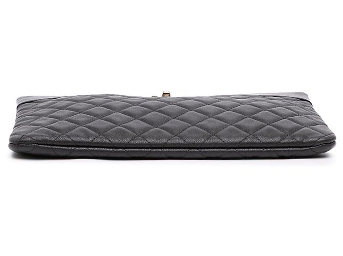 Chanel Clutch Mademoiselle O Case in pelle di pecora matelassé nera Medium Nero - vista 3
