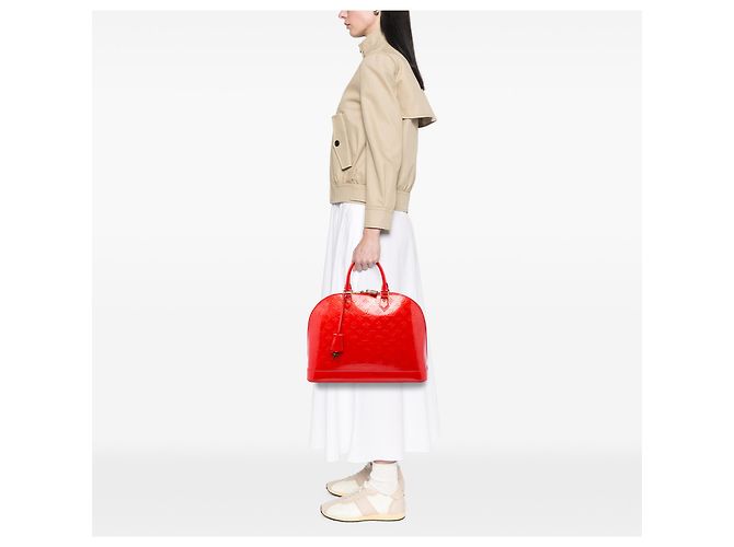 Louis Vuitton Red Monogram Vernis Alma GM Roja - vista 5