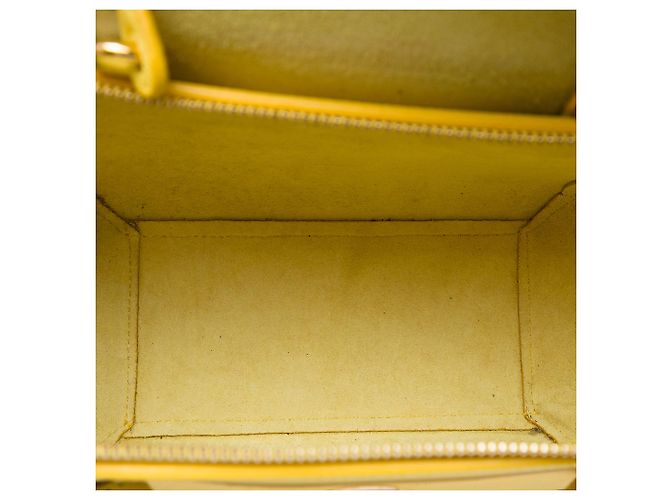 Belt Bag Céline Celine Bolsa de Cintura Nano em Pele de Bezerro Grão Amarela Amarelo - vista 4