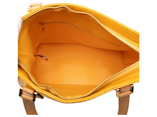 Louis Vuitton Yellow Monogram Vernis Houston Jaune - vue 4