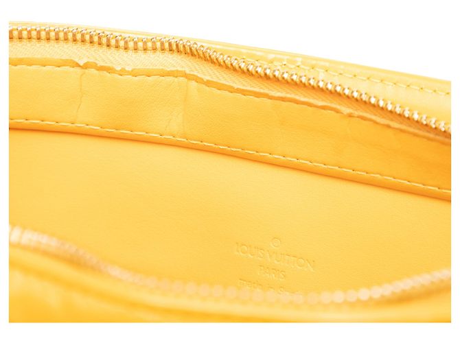 Louis Vuitton Yellow Monogram Vernis Houston Jaune - vue 5