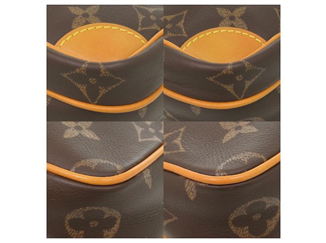 Bolsa de Ombro Louis Vuitton Amazon Monogram Marrom Monograma - vista 4