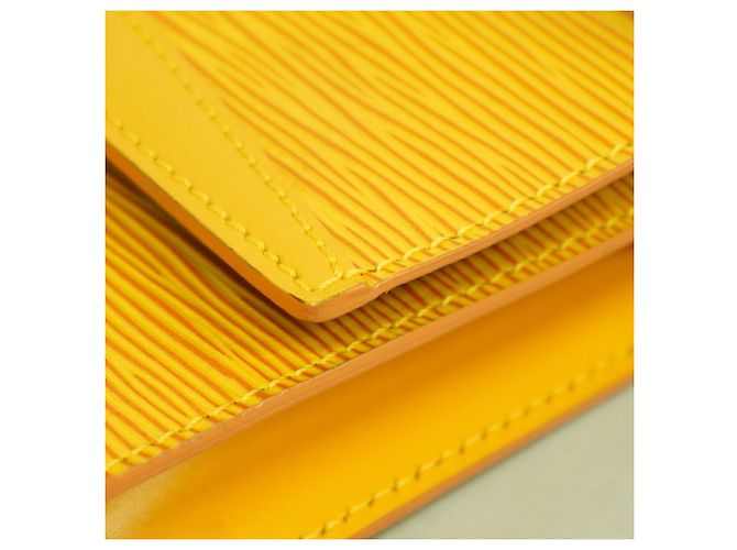 Bolso de hombro Louis Vuitton Epi Arche Amarillo - vista 7