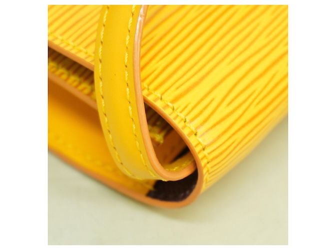 Bolso de hombro Louis Vuitton Epi Arche Amarillo - vista 8