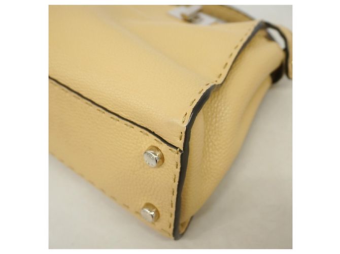 Borsa a mano Fendi Selleria Peekaboo Essentially in pelle Beige - vista 6