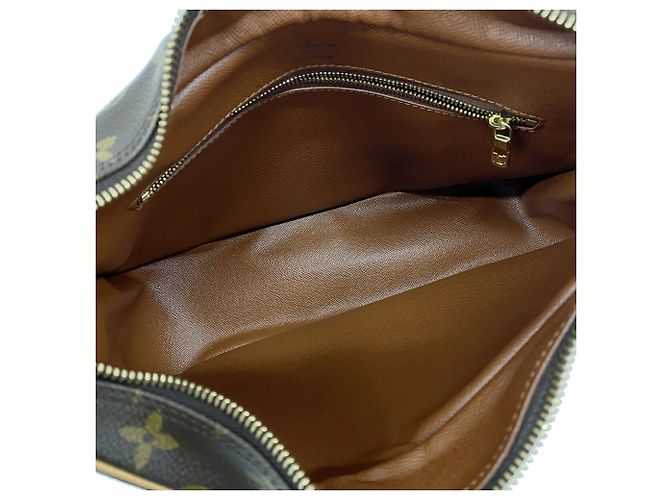 Bolso de hombro Louis Vuitton Monogram Boulogne 30 Castaño - vista 4