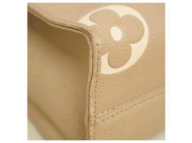 Louis Vuitton Monogram Empreinte Bicolor OnTheGo PM Handtasche Grau Roh - Ansicht 11