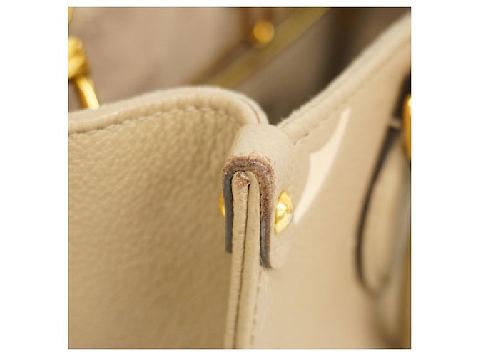 Louis Vuitton Monogram Empreinte Bicolor OnTheGo PM Handtasche Grau Roh - Ansicht 7