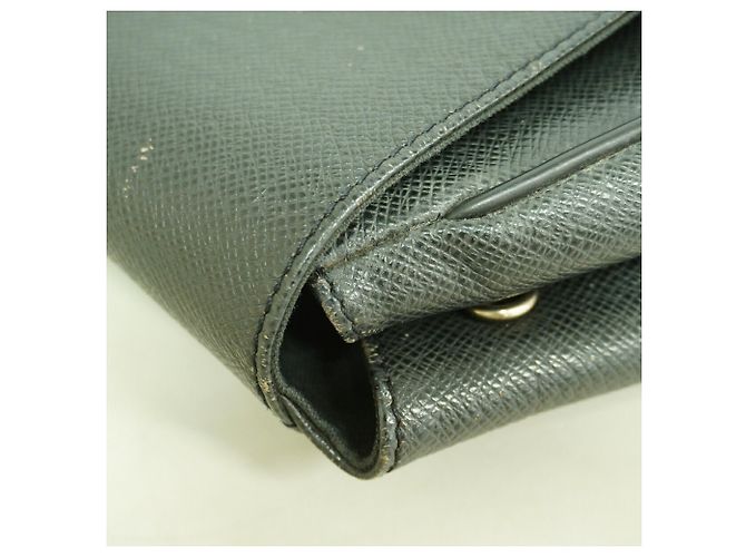 Sac à dos Louis Vuitton Taiga Cassia Gris - vue 11