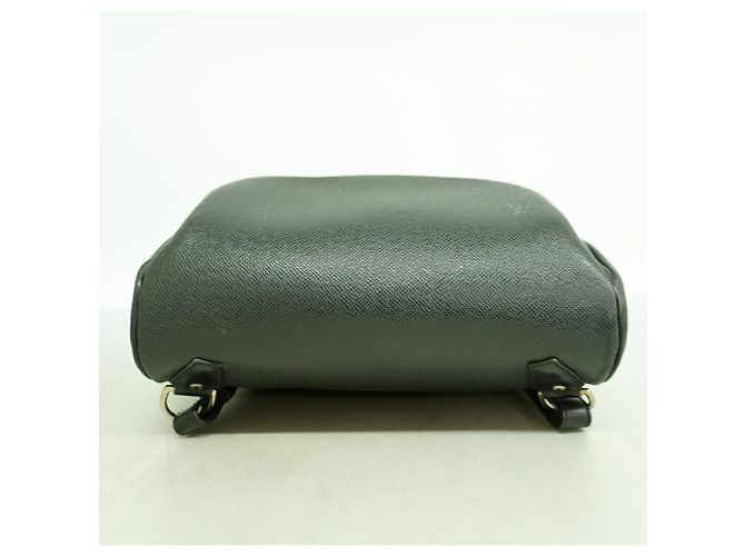 Sac à dos Louis Vuitton Taiga Cassia Gris - vue 3