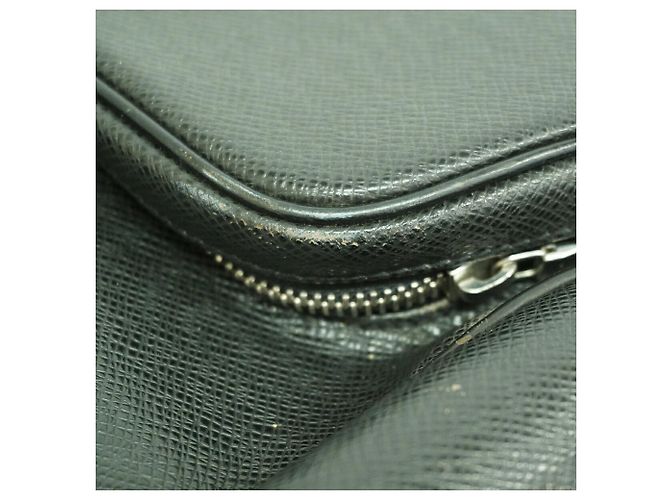 Sac à dos Louis Vuitton Taiga Cassia Gris - vue 8