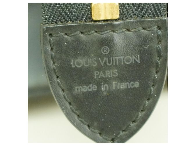 Sac à main Louis Vuitton Epi Triangle Noir - vue 5