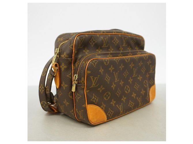 Bolso de hombro Louis Vuitton Monogram Nile Castaño - vista 2