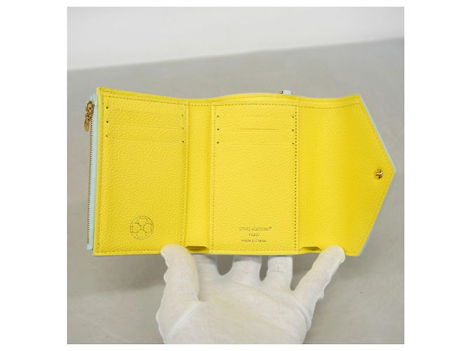 Carteira Louis Vuitton Tri-fold Azul claro - vista 4