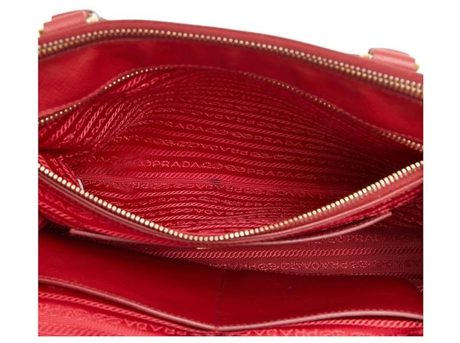 Saffiano Sac à main Prada avec plaque logo triangle Rouge - vue 11
