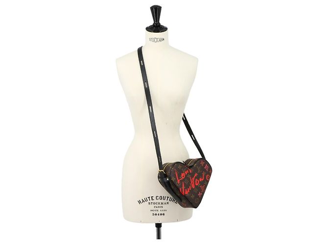 Louis Vuitton Monogram Sac Coeur Falling in Love Heart Shoulder Handbag Monogramma - vista 10