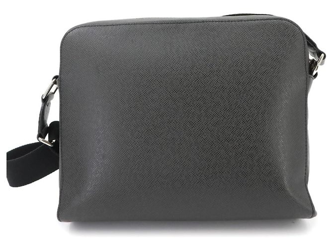 Bolsa de Ombro Louis Vuitton Taiga Anton PM Cinza - vista 2
