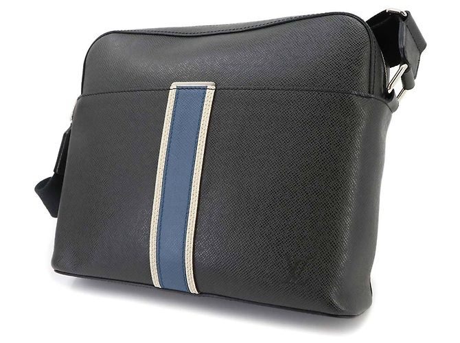 Bolsa de Ombro Louis Vuitton Taiga Anton PM Cinza - vista 8