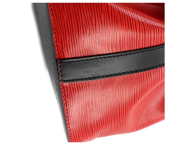 Borsa a tracolla Louis Vuitton Epi Petit Noe Nero Rosso - vista 7