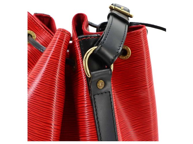 Borsa a tracolla Louis Vuitton Epi Petit Noe Nero Rosso - vista 9