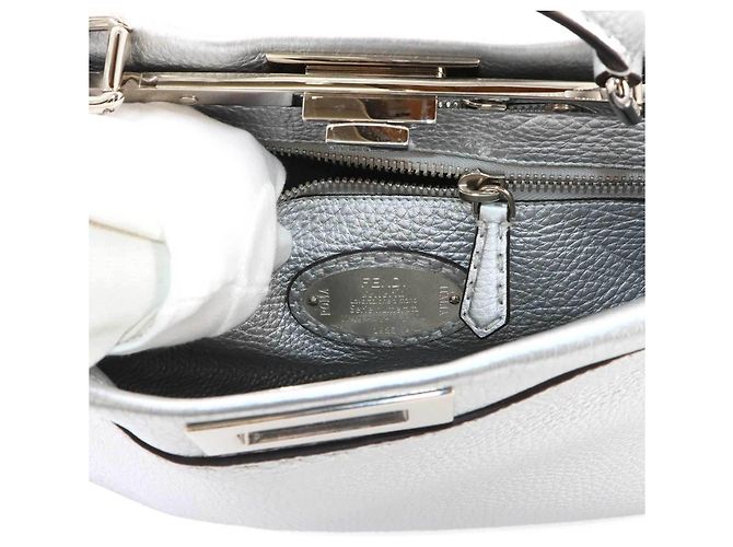 Bolso Fendi Selleria Peekaboo Regular Plata - vista 8