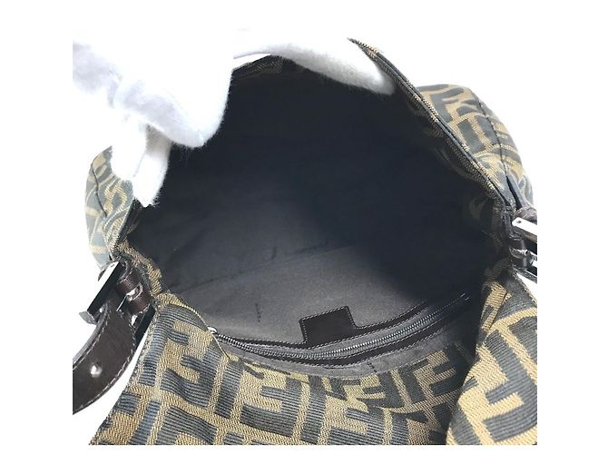 Borsa Tote Fendi Mamma Bucket Zucca Logo Marrone - vista 10