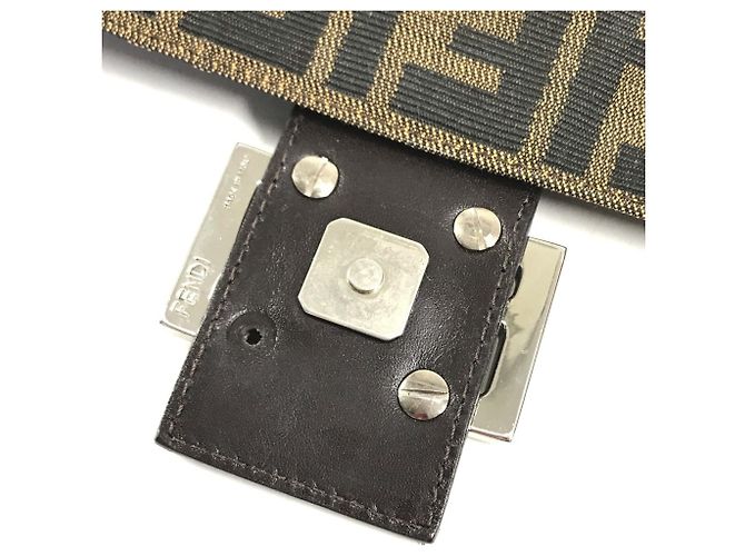Borsa Tote Fendi Mamma Bucket Zucca Logo Marrone - vista 11
