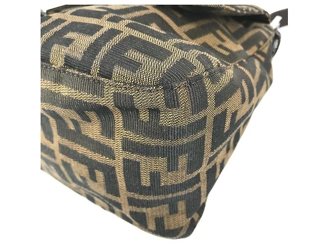 Borsa Tote Fendi Mamma Bucket Zucca Logo Marrone - vista 6