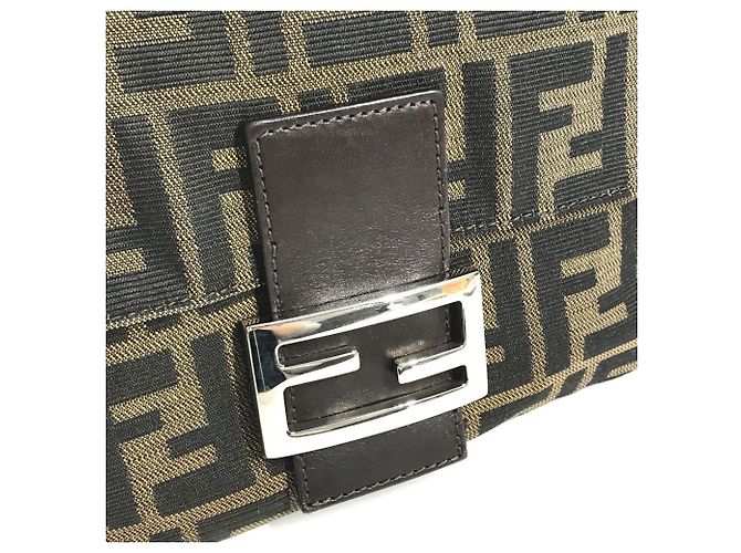 Borsa Tote Fendi Mamma Bucket Zucca Logo Marrone - vista 9