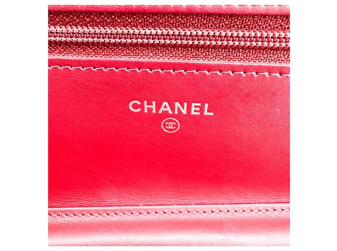 Chanel Boy Wallet on Short Chain in pelle di agnello matelassé Bordò - vista 6