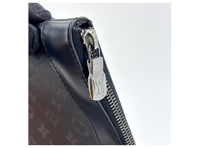 Louis Vuitton Discovery Pochette Monogram Eclipse Canvas GM Schwarz - Ansicht 7