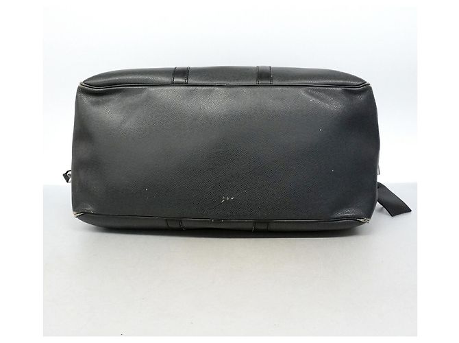 Bolsa Boston Louis Vuitton Taiga Kendall PM Cinza - vista 3