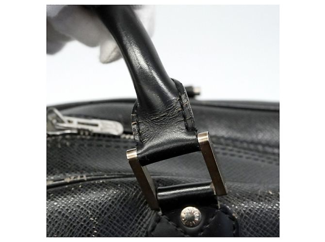 Bolsa Boston Louis Vuitton Taiga Kendall PM Cinza - vista 9