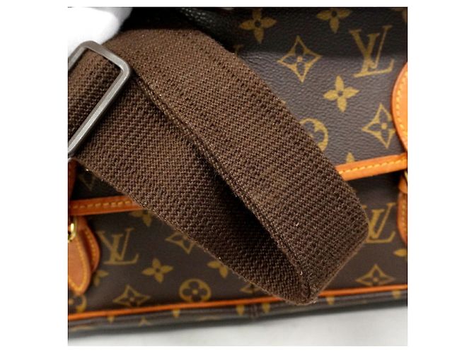 Bolsa de Ombro Louis Vuitton Monogram Gibeciere GM Marrom - vista 10