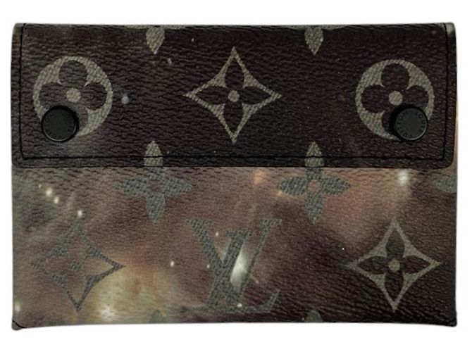 Borsa a pochette Louis Vuitton Monogram Galaxy Alpha TR Marrone - vista 13