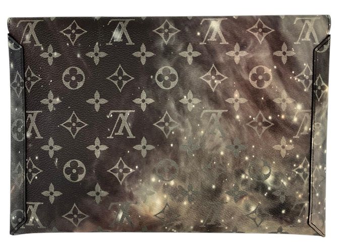 Borsa a pochette Louis Vuitton Monogram Galaxy Alpha TR Marrone - vista 3