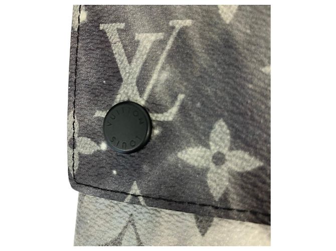 Borsa a pochette Louis Vuitton Monogram Galaxy Alpha TR Marrone - vista 4