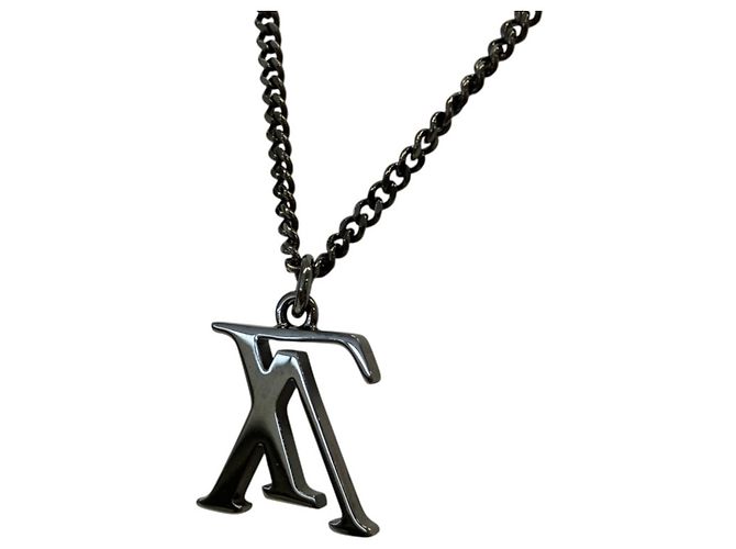 Louis Vuitton Collier LV Upside Down Necklace Metallic - view 2