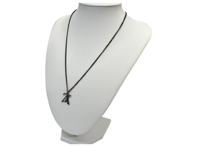 Louis Vuitton Collier LV Upside Down Necklace Metallic - view 3