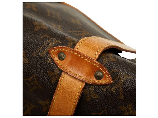 Bolso de hombro Louis Vuitton Monogram Saumur 35 Castaño - vista 12