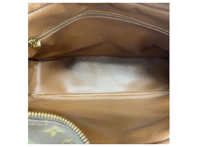 Bolso de hombro Louis Vuitton Monogram Boulogne 35 Castaño - vista 4