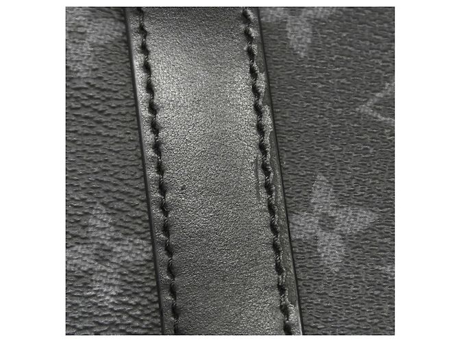 Bolsa Louis Vuitton Monogram Eclipse Reverse Keepall Bandoulière 25 Marrom Preto - vista 11